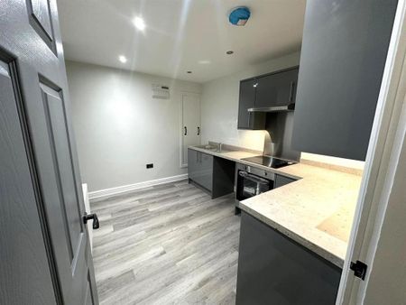 2 bedroom apartment to rent - Photo 4