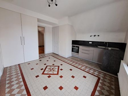 Location Appartement 6 pièces 76m² CHAMBERY 73000 - Photo 4