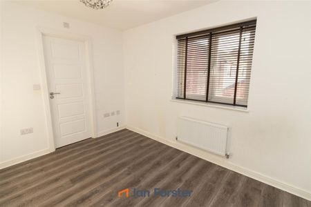 3 Bedroom House - Photo 2