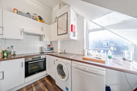 3 bedroom flat to rent - Photo 3