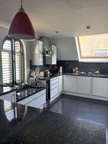 Portside Close, Southampton, SO40 - Photo 2