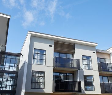 69 Hall Avenue, Mangere - Photo 1