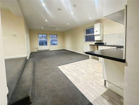 2 bedroom apartment to rent Shenfield Road, Brentwood, Essex, CM15 - Photo 3
