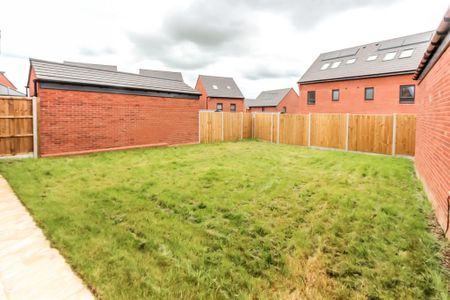 5 bedroom detached house to rent - Photo 2