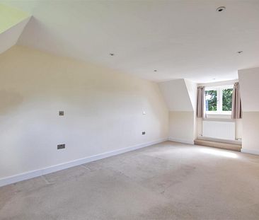 3 Bed House - Detached - Photo 1