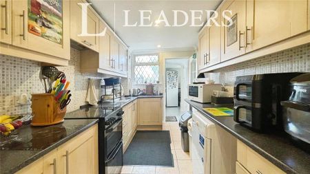 3 bedroom terraced house to rent - Photo 3