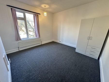 Glengate, Wigston, LE18 - Photo 3