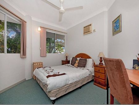 Stylish 2-Bedroom Apartment in Prime Parramatta Park Location - Photo 4