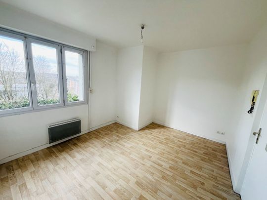 A LOUER Studio 50000 Saint-Lô CENTRE VILLE 25 m² - Photo 1
