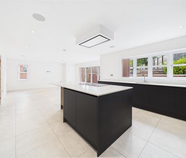 4 bedroom Detached house to rent - Photo 6
