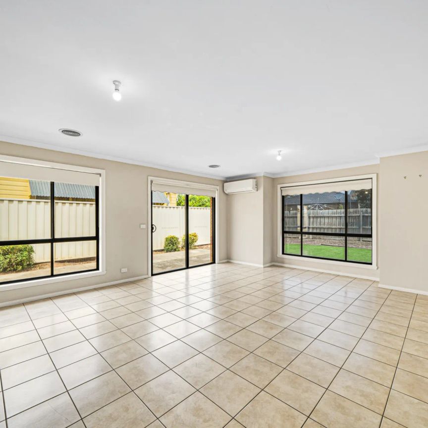 48 Retford Close, Werribee. - Photo 1