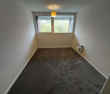 1 bedroom property to rent - Photo 4