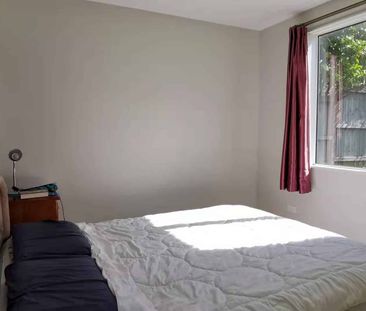 Walking distance to school - Photo 3