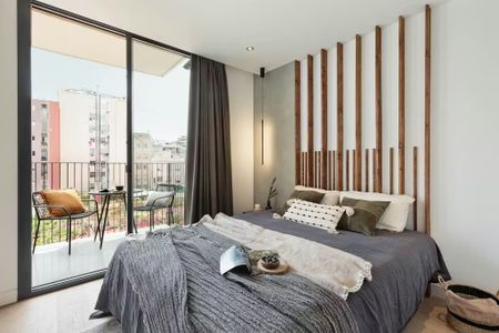 Carrer de Casanova, Barcelona, Catalonia 08036 - Photo 4