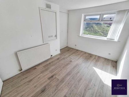 Lynway Grove, Middleton, Manchester, M24 - Photo 3