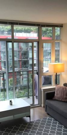 Spacious 2 bedroom + den – Olympic Village - Photo 1