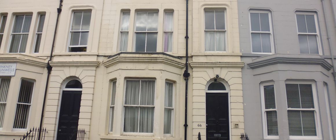 1 bed House Share - Photo 1