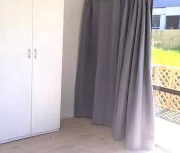 Two bedroom house with parking - Photo 1