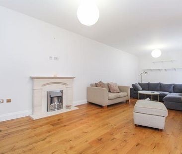4 bedroom detached house to rent - Photo 2