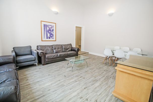 BILLS INCLUDED – Clarendon Road, City Centre, Leeds, LS2 - Photo 1