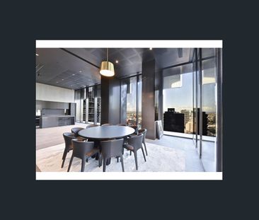 Furnished One-Bedroom Apartment in the Iconic Empire Building - Photo 5