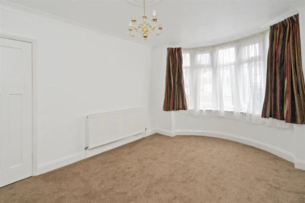 3 bed semi-detached house to rent in Moreton Road, Shirley, Solihull - Photo 1