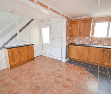 3 bedroom terraced house to rent - Photo 6