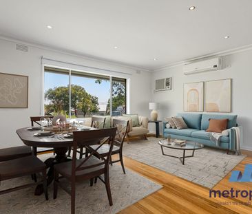 SPACIOUS SINGLE LEVEL VILLA IN PRIME LOCATION - Photo 6