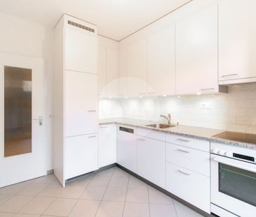 SPACIOUS 3.5-ROOM RENOVATED APARTMENT IN BREGANZONA - Photo 2