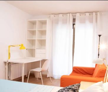 Calle del Jilguero, Madrid, Community of Madrid 28025 - Photo 3