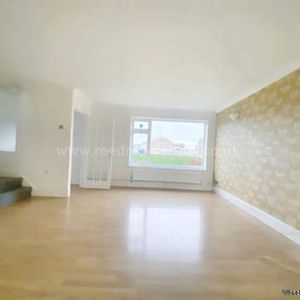 3 bedroom property to rent in Canvey Island - Photo 2