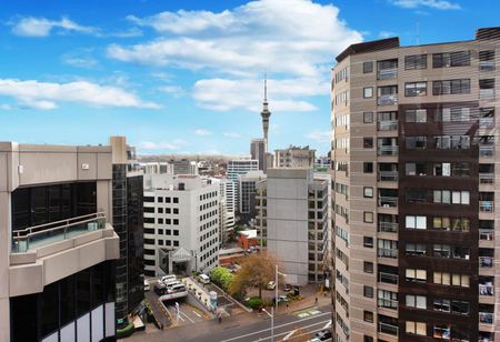 Penthouse Living - Photo 3