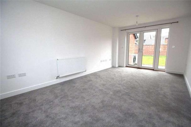 Edwards Grove, Bordon, Hampshire, GU35 - Photo 1