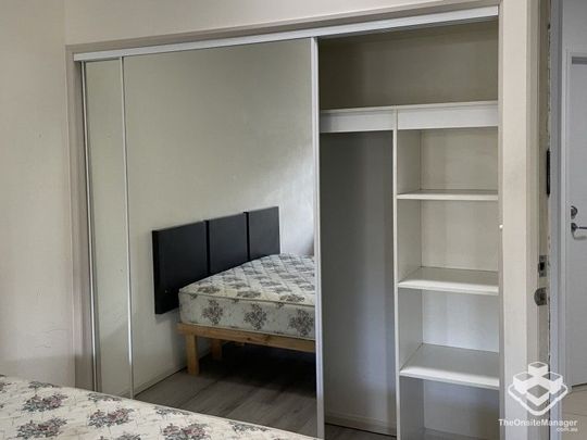 Self contained studio room in heart of Maroochydore - Photo 1