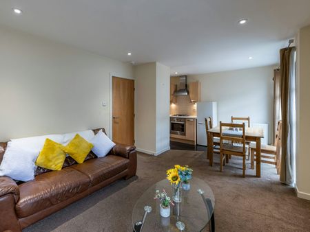 Flat to rent on - Photo 2