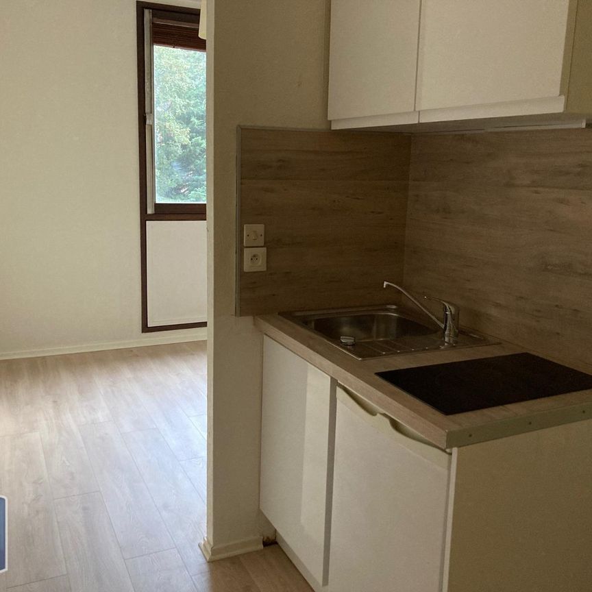 Location Appartement 1 pièce 15m² LILLE 59000 - Photo 1