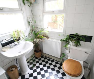 2 bedroom end of terrace house to rent - Photo 6