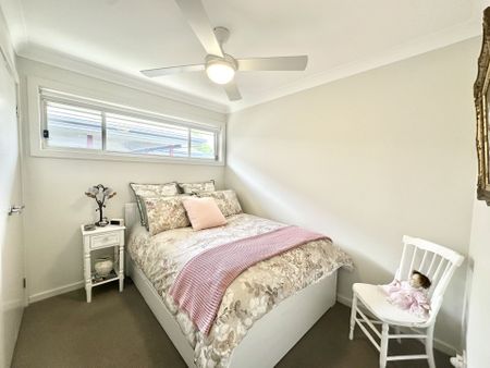 Modern and Low Maintenance living in Peaceful Elderslie - Photo 2