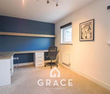 3 bedroom terraced house to rent - Photo 1