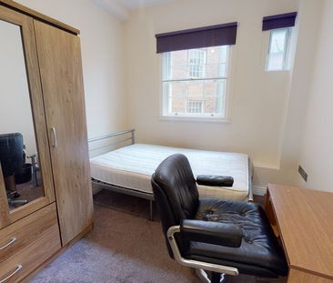 8 Bed Student Accommodation - Photo 6