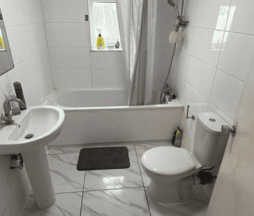 Hazel Grove, Hatfield, AL10 - Photo 5