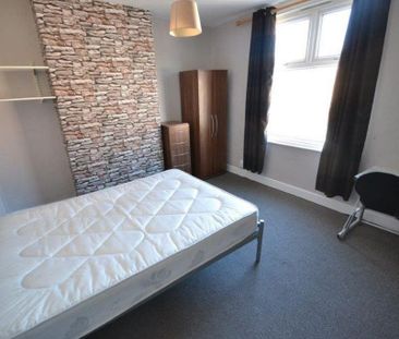 4 bedroom terraced house to rent - Photo 1