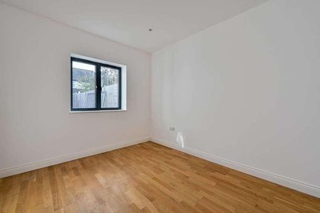 Innes Close, Merton, SW20 - Photo 3