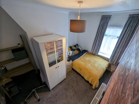 Church Street, Silverdale, ST5 - Photo 2