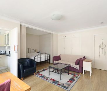 Studio to rent - Photo 3