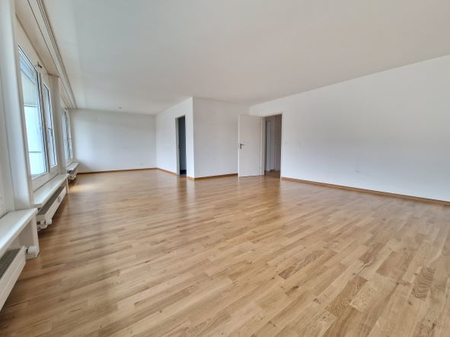 Grosszügige Familienwohnung mit Blick ins Grüne! - Photo 2