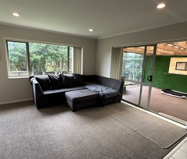 Immaculate Family Home - Photo 5