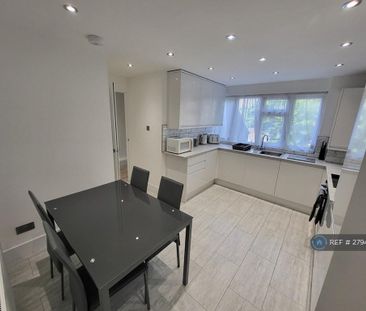 1 bedroom in a house share to rent - Photo 4