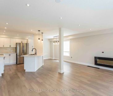 Condo Townhouse For Lease | N9256468 - Photo 6