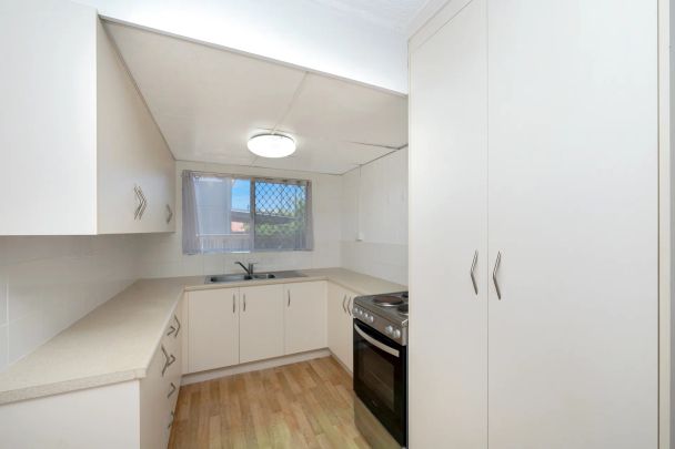 Unit 8/15 Cook Street, North Ward. - Photo 1